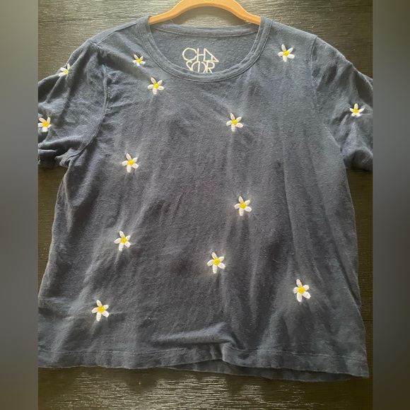 Chaser embroidered daisy 🌼 tee - Picture 8 of 10